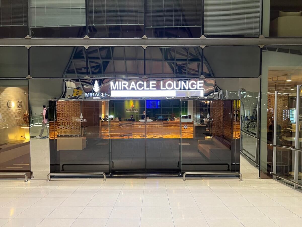 Miracle-Business-Class-Lounge-Bangkok  